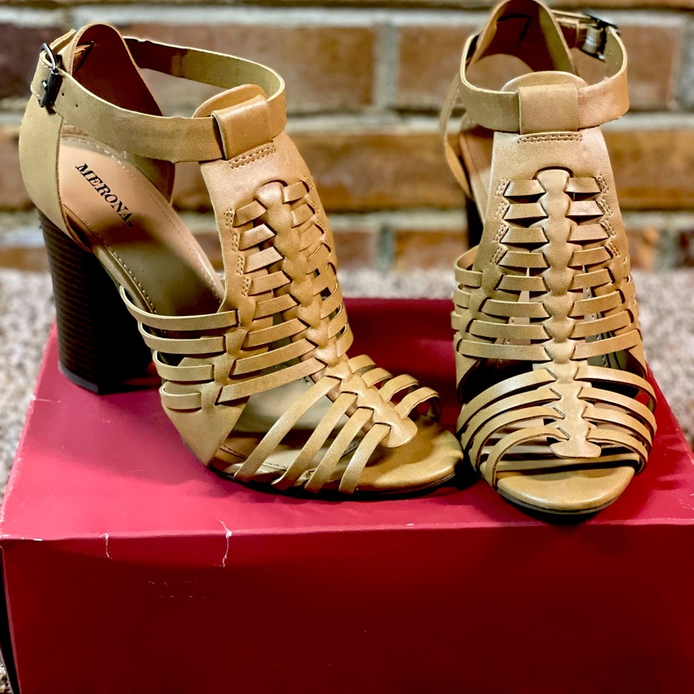 Merona Missi style Strappy Chunk heel Sandal Size 8 1/2